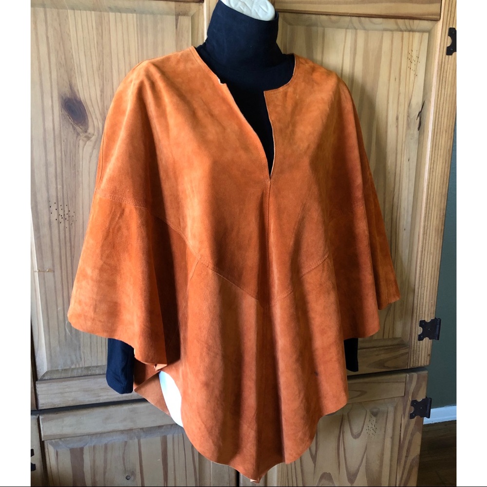 Bernardo poncho rust orange suede